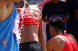 开云体育在线登录-高温比赛天气下，球员体力消耗加剧