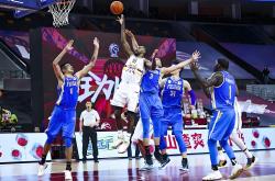 开云体育链接-新疆男篮惨败福建队，遭遇惨痛失利