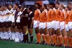 开云体育网页版入口-荷兰队历史性地晋级下一轮比赛的简单介绍