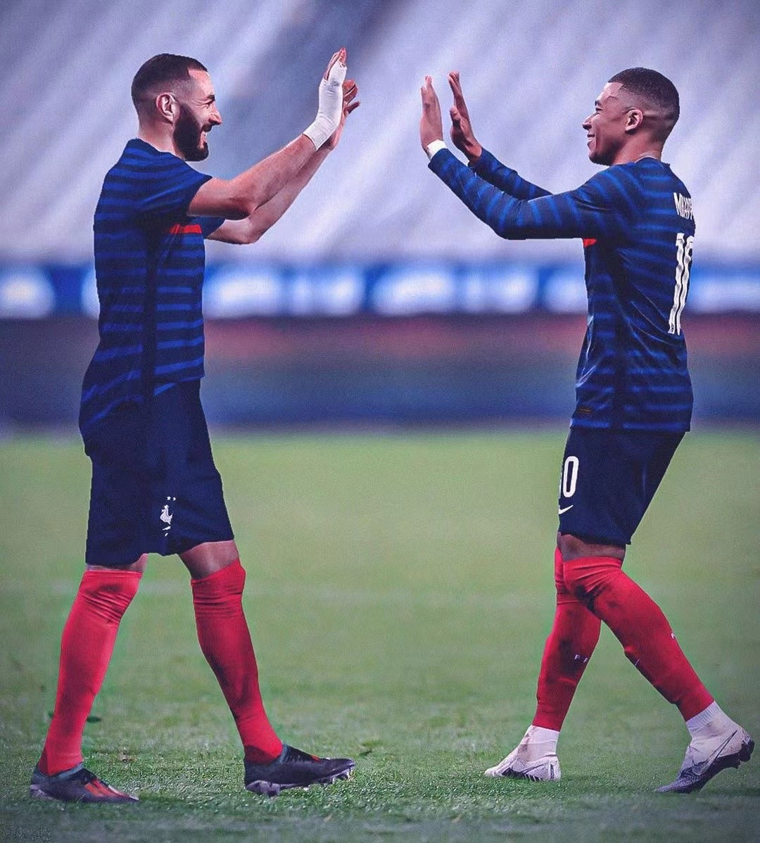 恩东贝莱与内马尔合作默契，巴黎锋线高效攻击的简单介绍