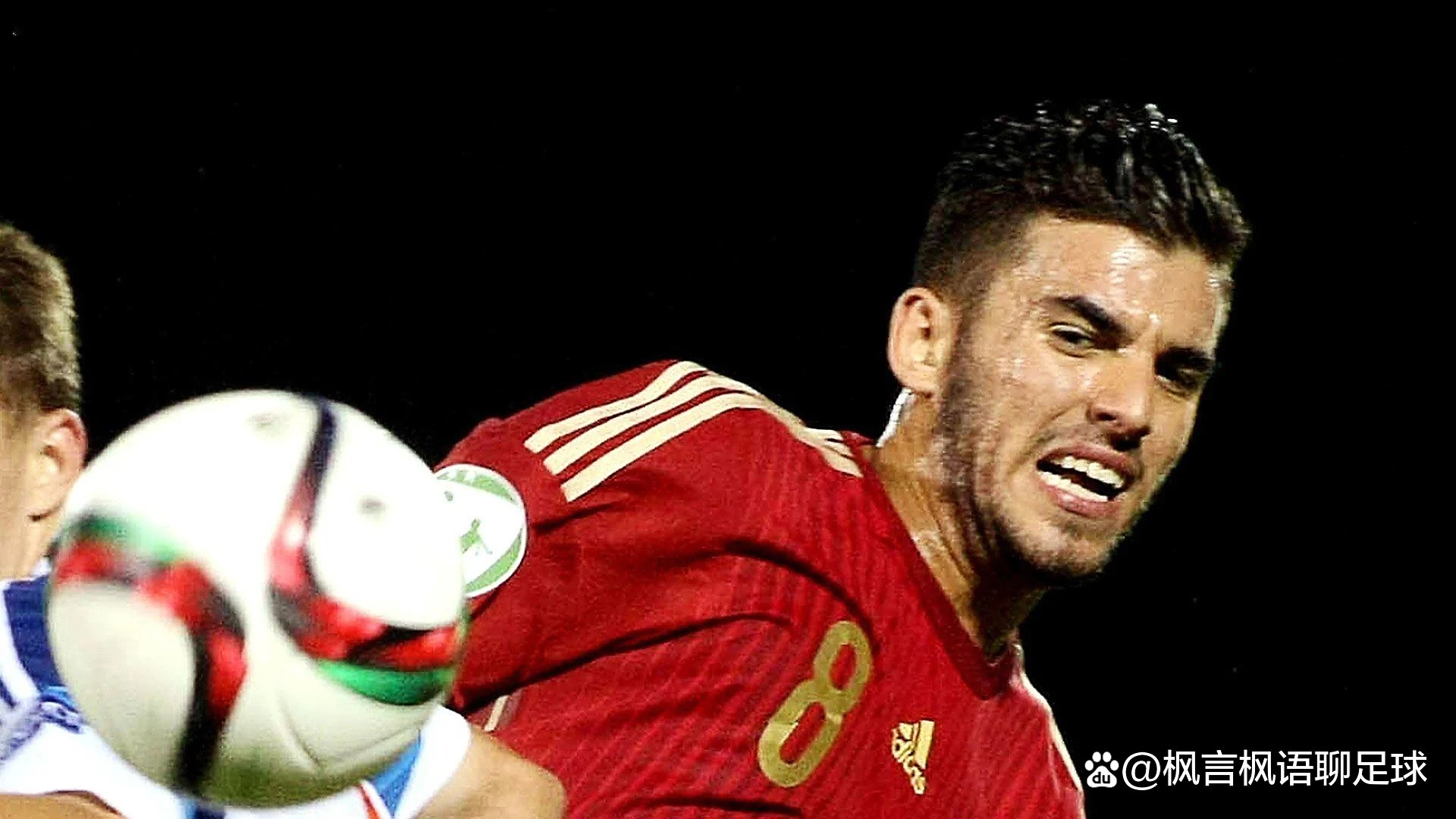 斯洛伐克队在主场比赛中惊险取胜，晋级