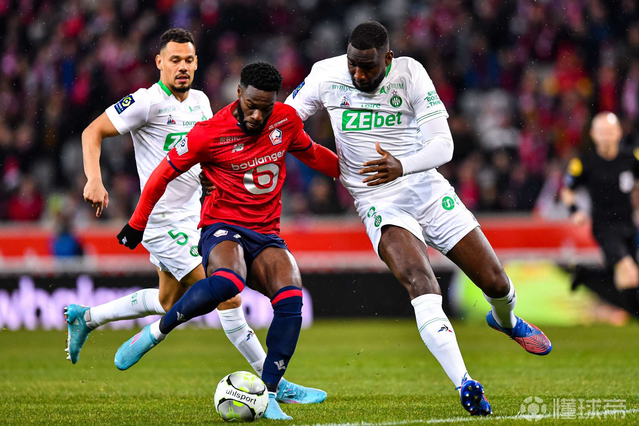 圣埃蒂安客场逼平里尔，领先位置不变的简单介绍