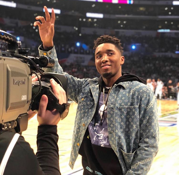 关于亚洲篮球巨星开启公益巡回，为贫困地区捐赠的信息