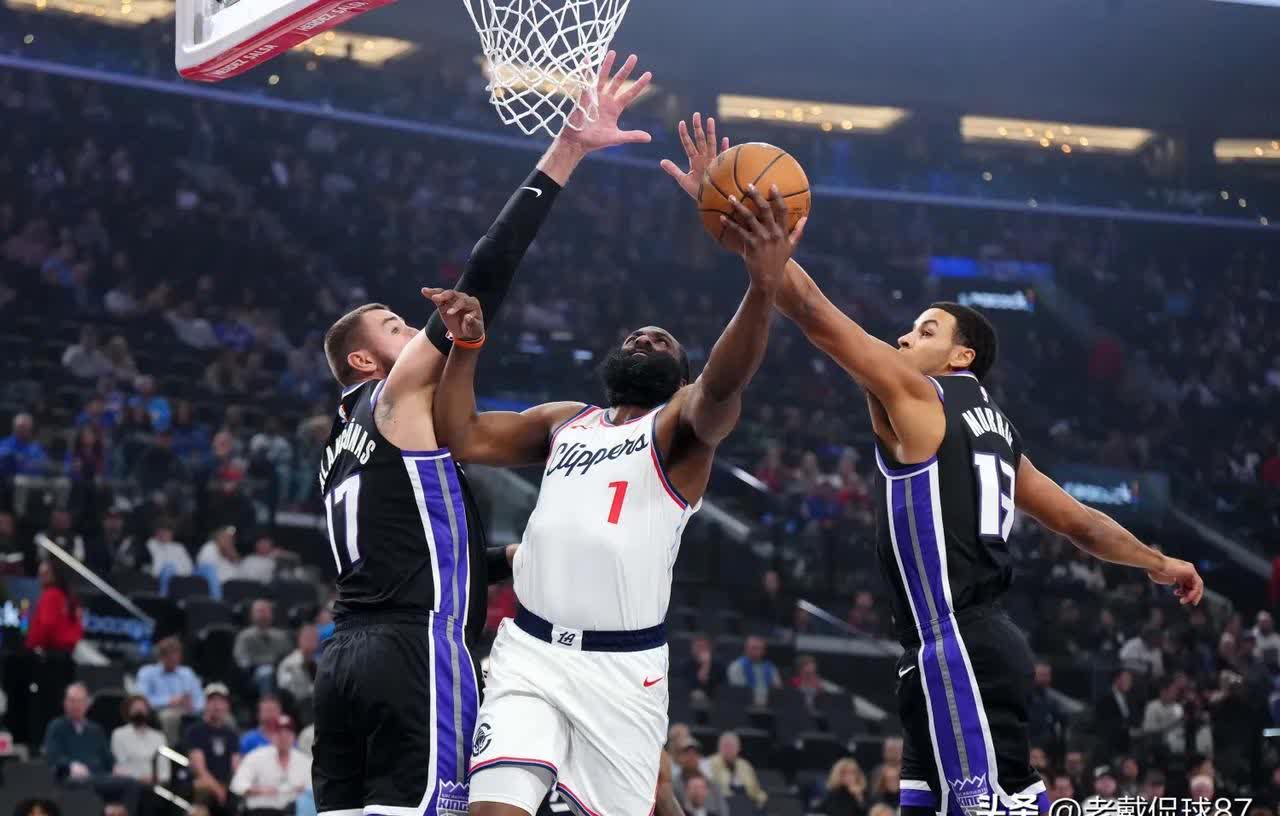 骑士惊险战胜鹈鹕,拉塞尔砍下关键三分的简单介绍 骑士惊险战胜鹈鹕,拉塞尔砍下关键三分的简单介绍