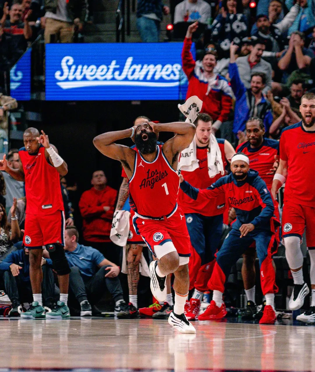 开拓者主场惨败快船,陷入困境的简单介绍 开拓者主场惨败快船,陷入困境的简单介绍