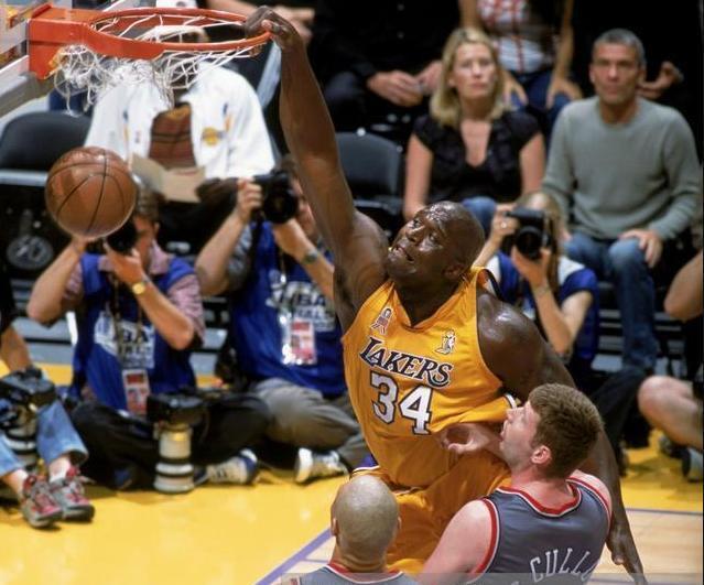 雄鹿击败公牛，科比出场得分亮眼